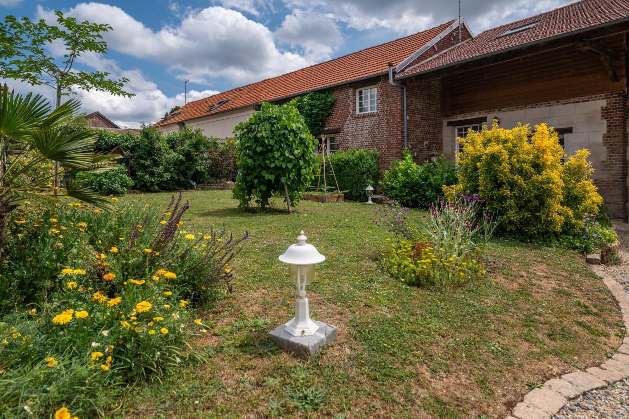 Gite Cosy Green Chevincourt Exteriör bild